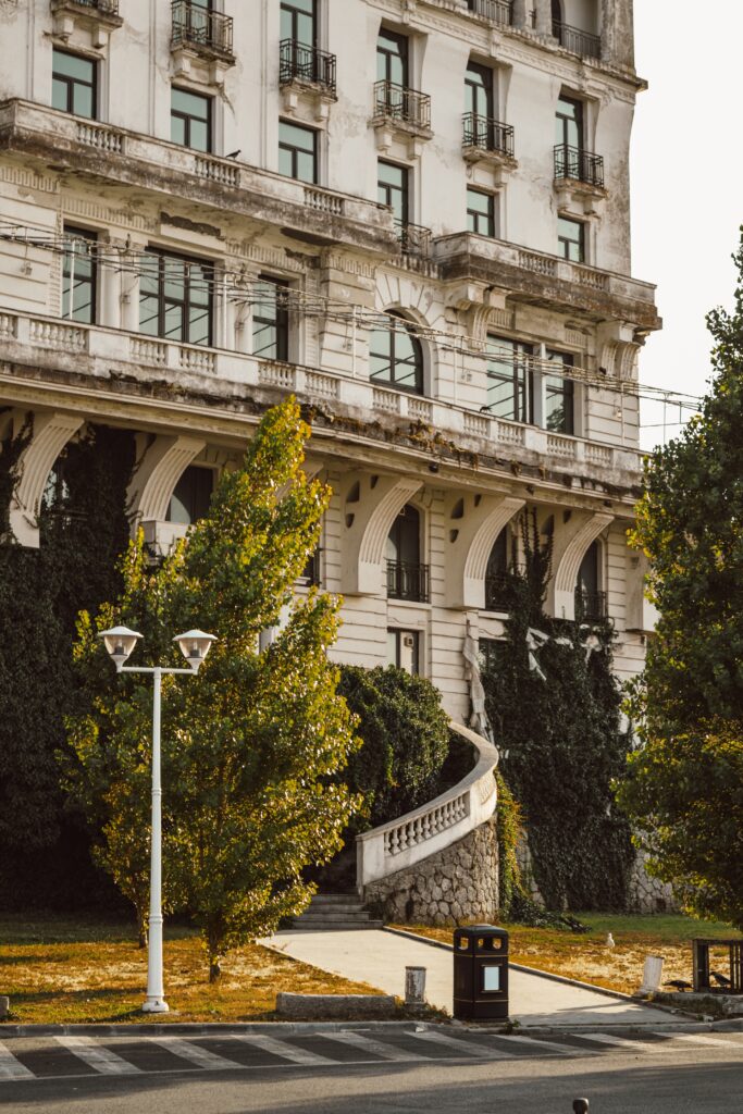 Commercial Residential vs. Multi-Family Residential: Which Real Estate Investment is Right for You?